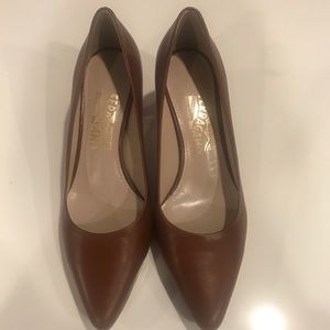 Ferragamo women pump